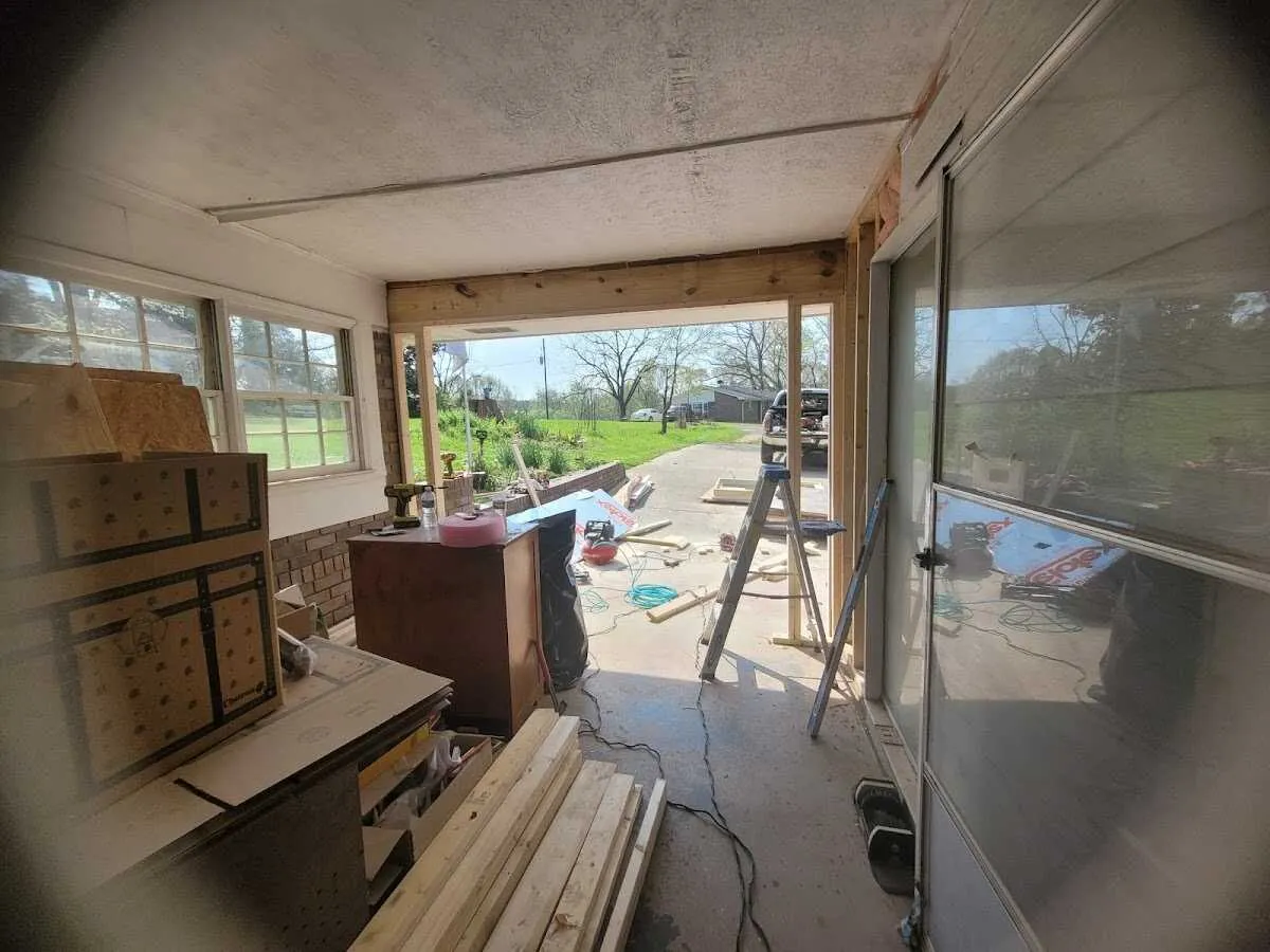 Air movers and dehumidifier for Drying & Dehumidification in Escanaba